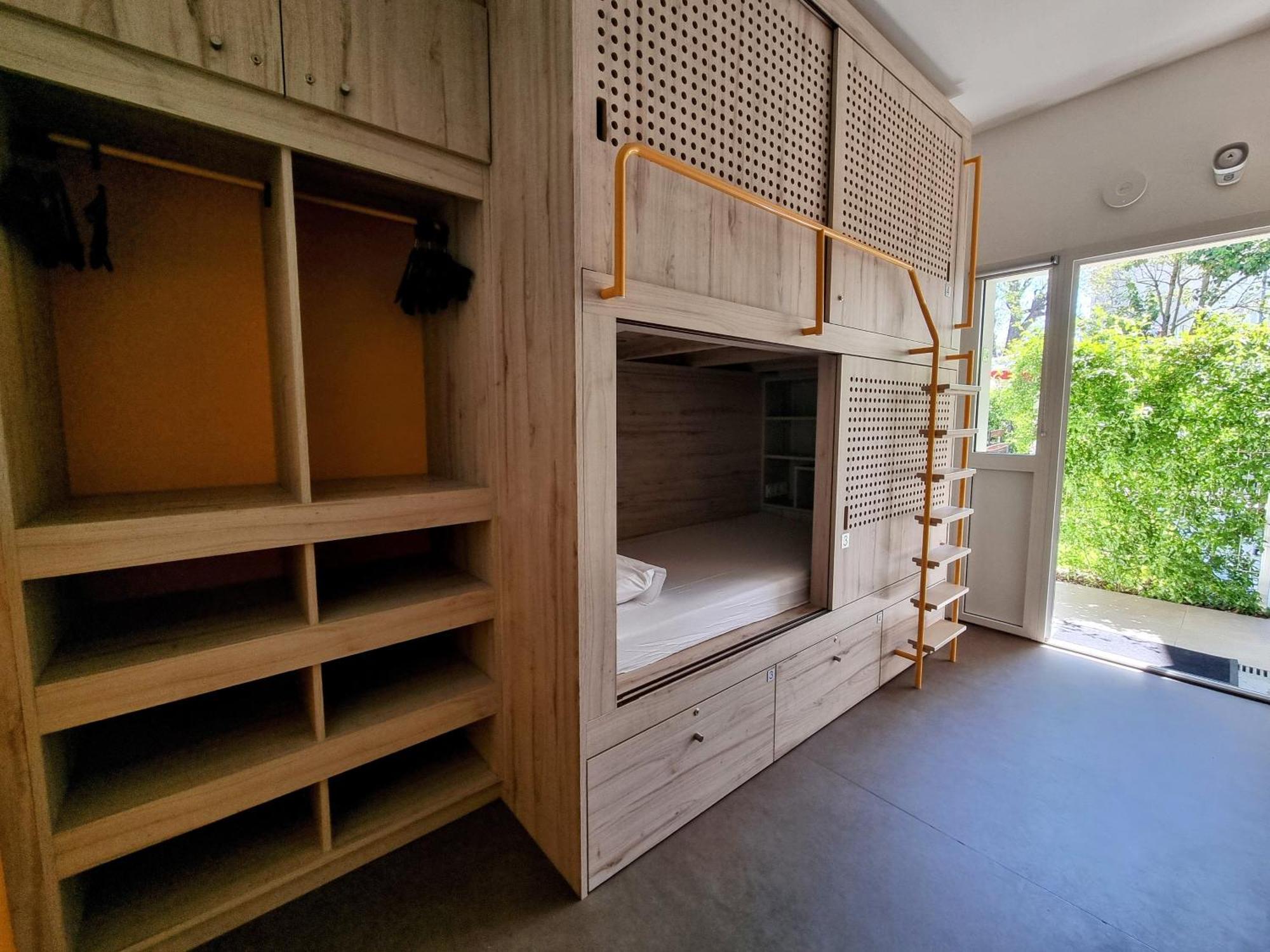 Bed 4-Bed Mixed Dormitory Room
